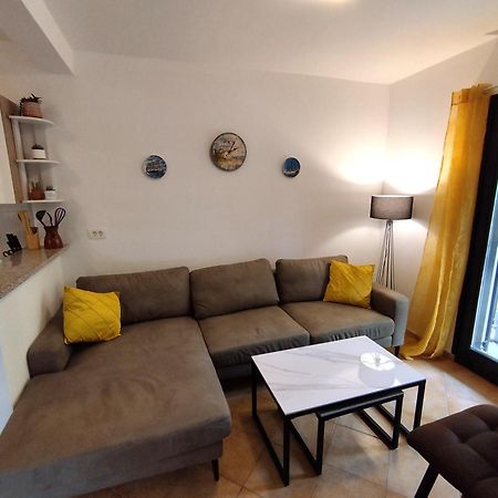 Apartments Zezelj Свети-Стефан Экстерьер фото
