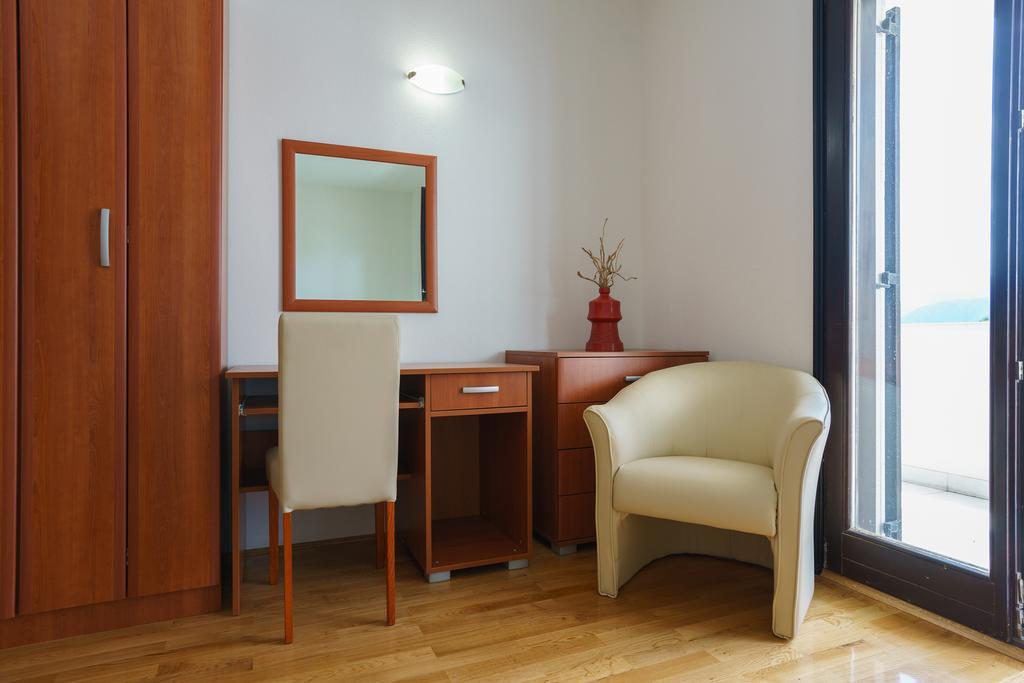 Apartments Zezelj Свети-Стефан Экстерьер фото