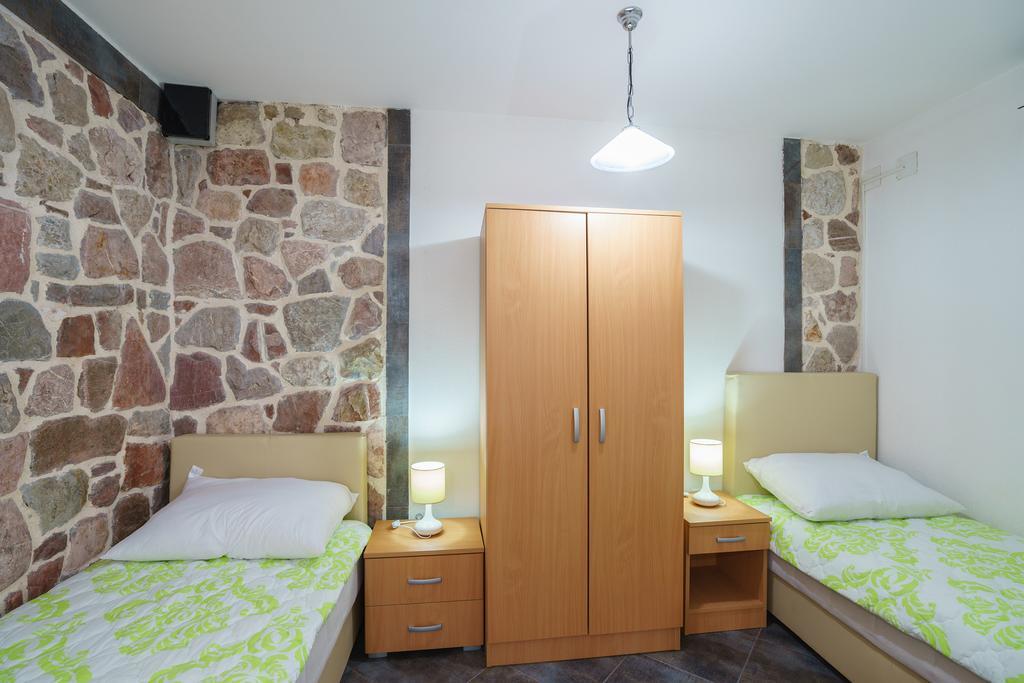 Apartments Zezelj Свети-Стефан Экстерьер фото