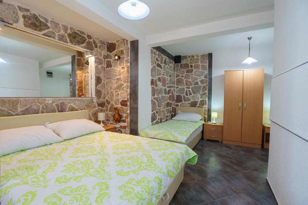 Apartments Zezelj Свети-Стефан Экстерьер фото