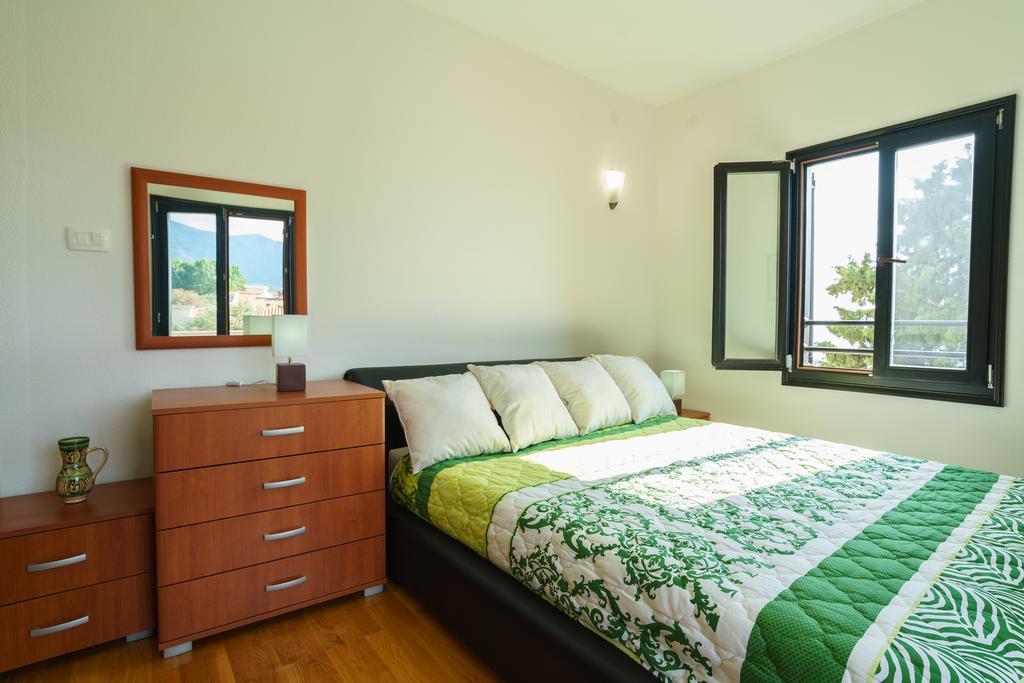 Apartments Zezelj Свети-Стефан Экстерьер фото