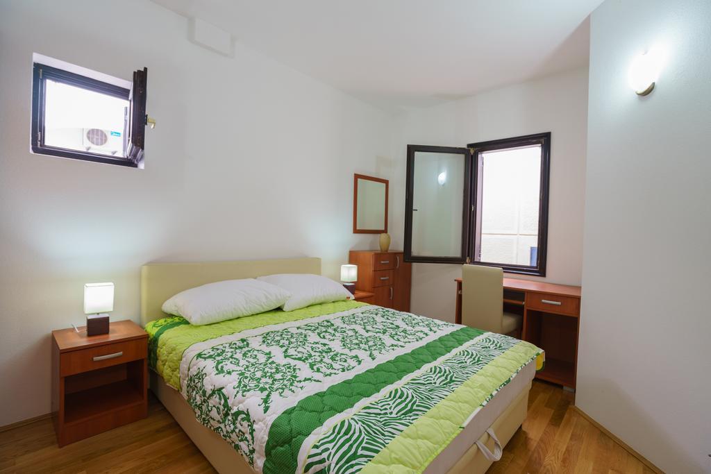 Apartments Zezelj Свети-Стефан Экстерьер фото
