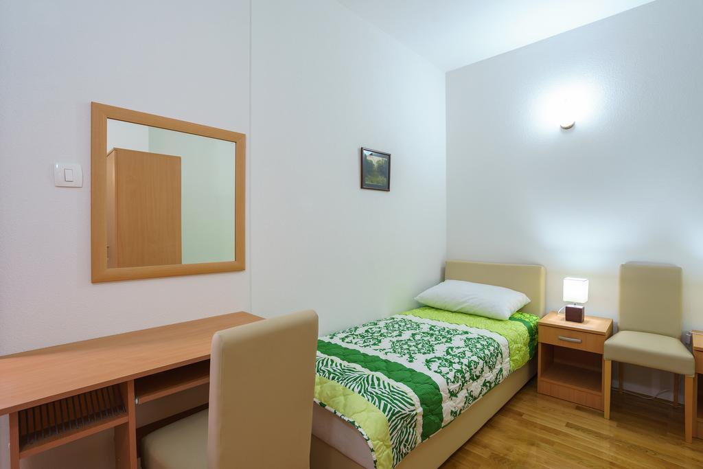 Apartments Zezelj Свети-Стефан Экстерьер фото