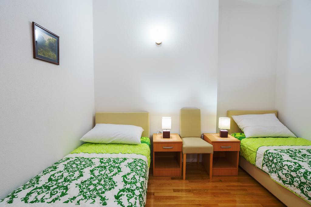 Apartments Zezelj Свети-Стефан Экстерьер фото